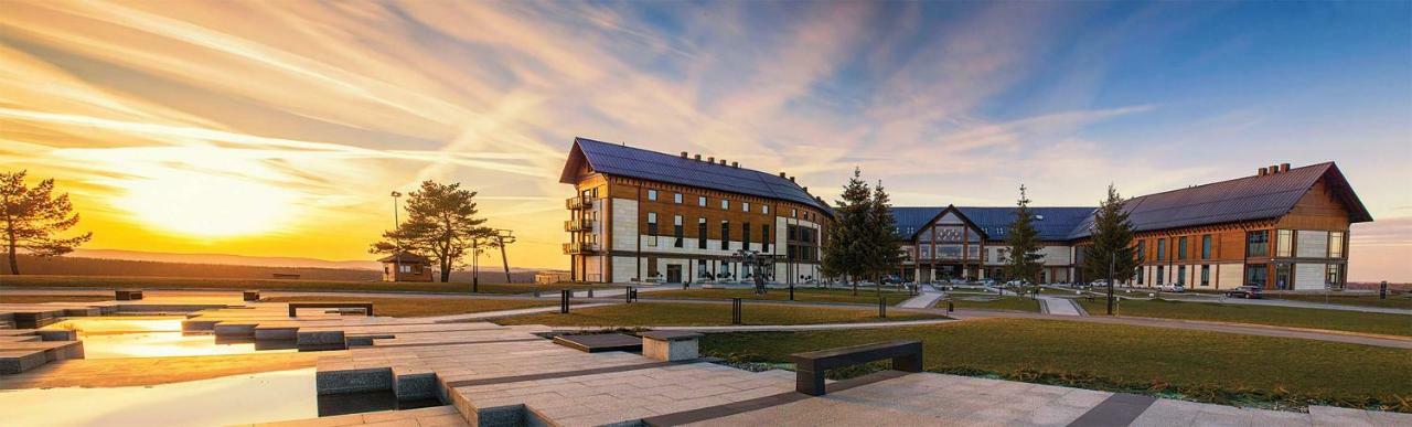 Hotel Арламув Екстер'єр фото